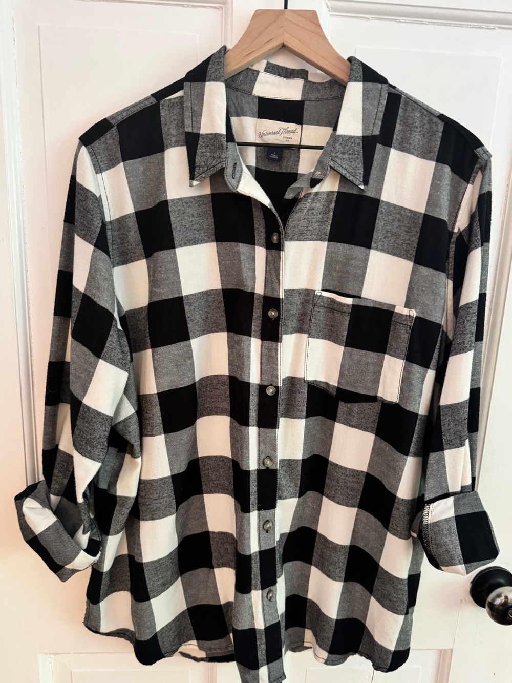 Women’s Soft Flannel Black & White Buffalo Plaid Long Sleeve Button Down Shirt